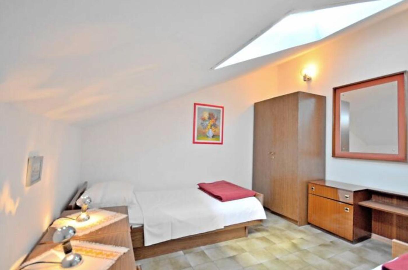 Apartment Bozikovic - Jelsa - Vitarnja エクステリア 写真