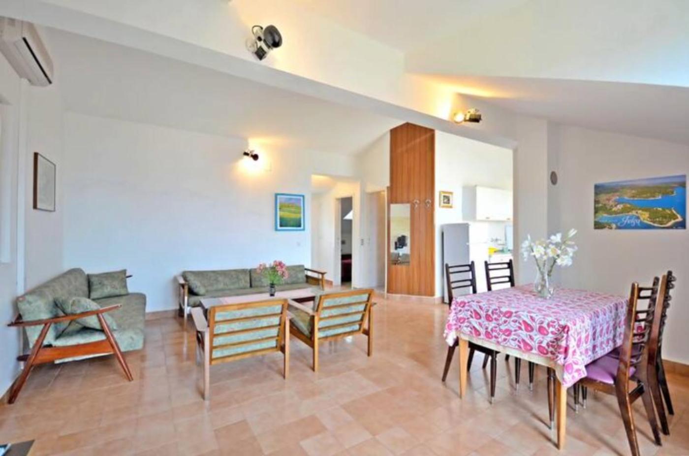 Apartment Bozikovic - Jelsa - Vitarnja エクステリア 写真