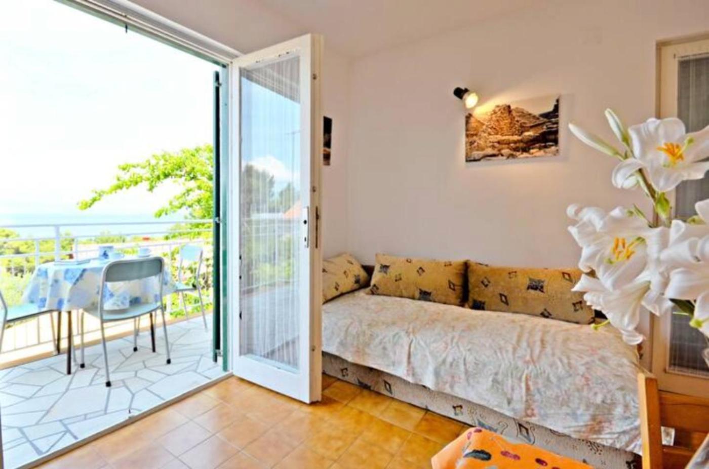 Apartment Bozikovic - Jelsa - Vitarnja エクステリア 写真