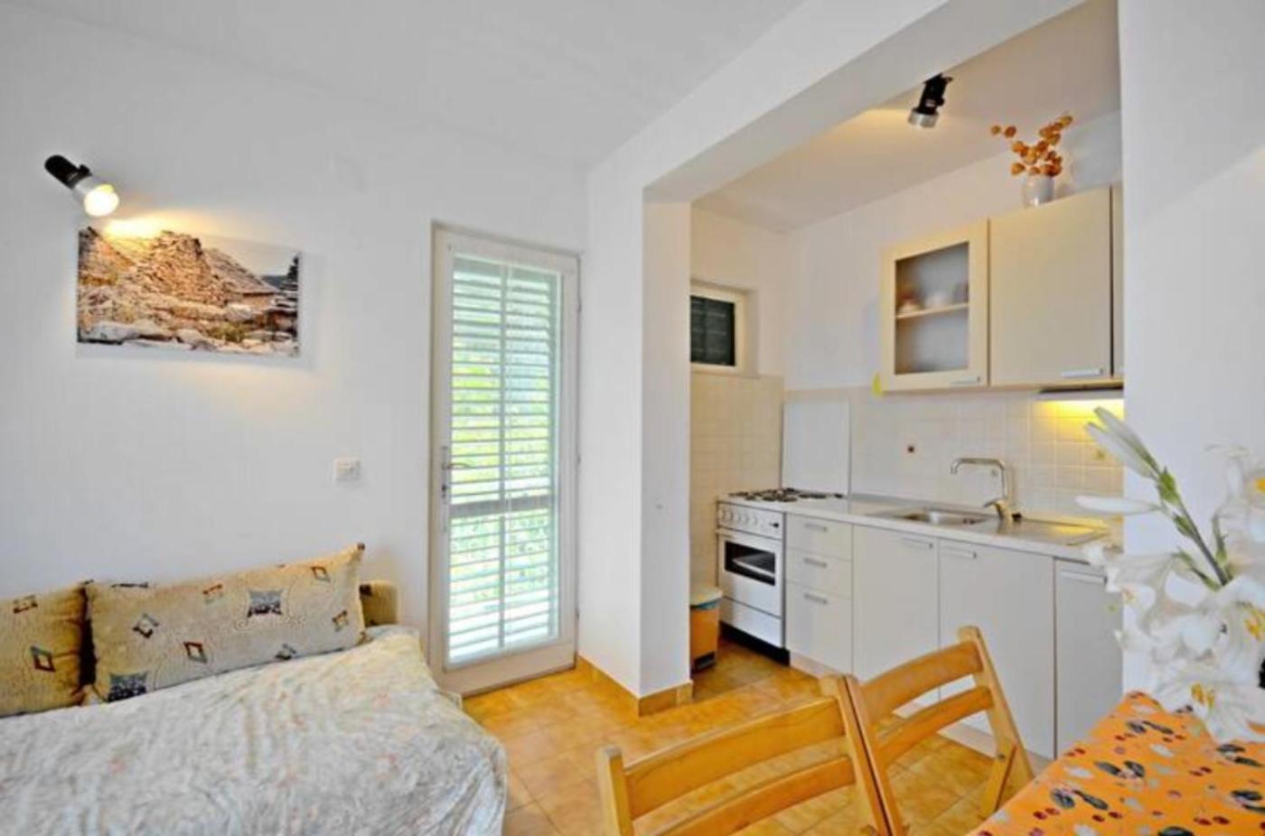 Apartment Bozikovic - Jelsa - Vitarnja エクステリア 写真